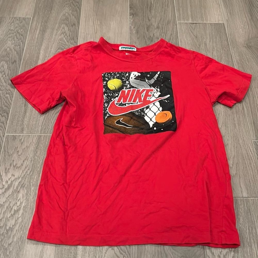Nike Boys Red T-Shirt Size XL